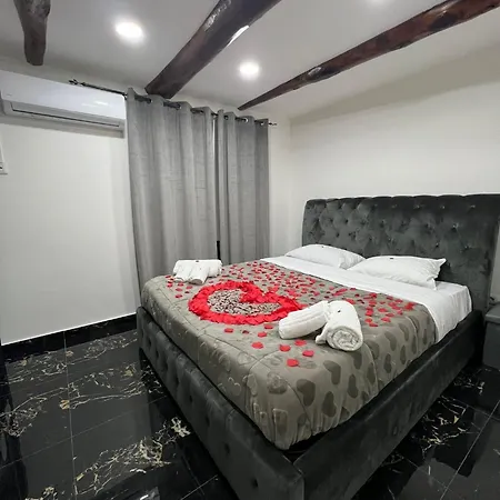 Valentino luxury suites-3