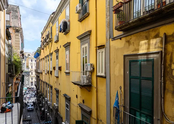 Via Carlo De Cesare 15